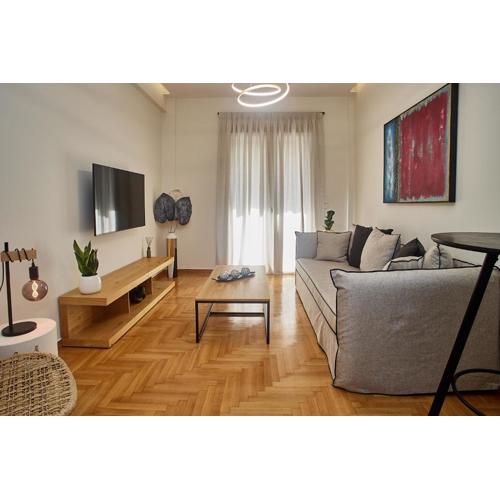 Local Acropolis Apartment