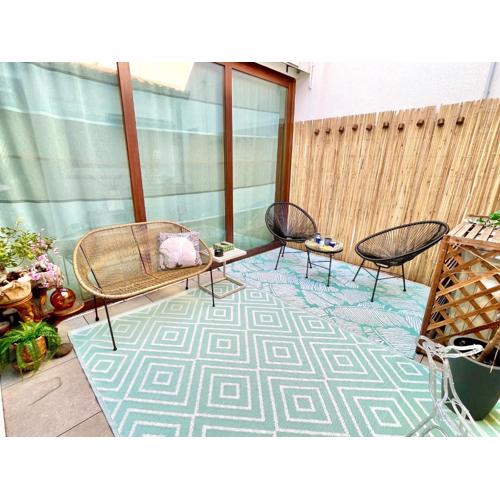 Locatelli Apartments - Patio Living \