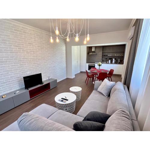 LOCATION ! LOCATION ! LOCATION ! City Garden View Apartment