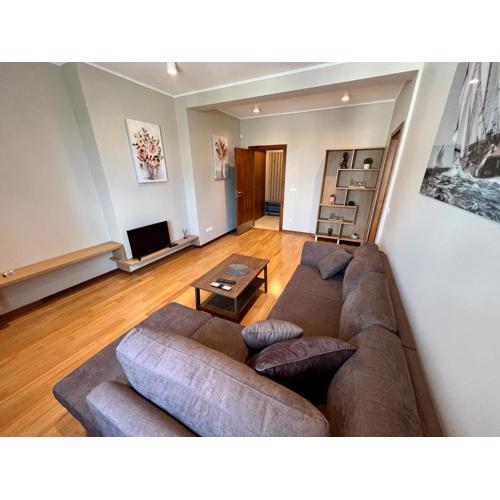 LOCATION ! LOCATION ! LOCATION ! City Garden View Oak apartment