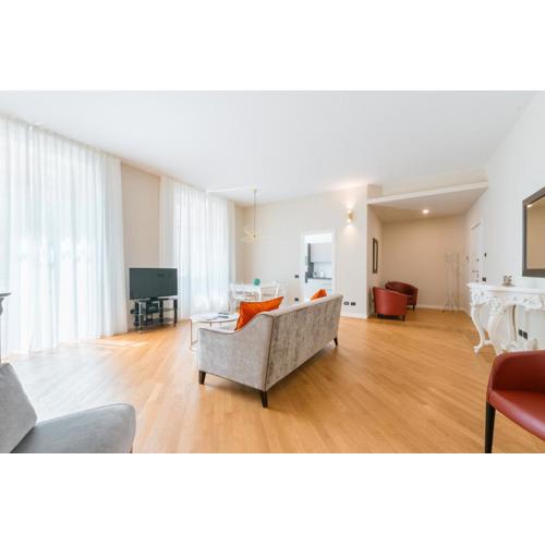 Loft Azalea, by R Collection apartment