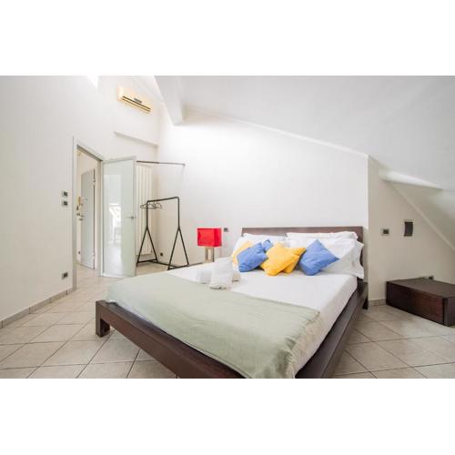 [Loft Eugenio] - *Large and bright apartment*