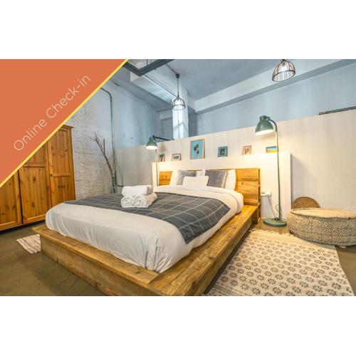 Loft-style ground floor flat