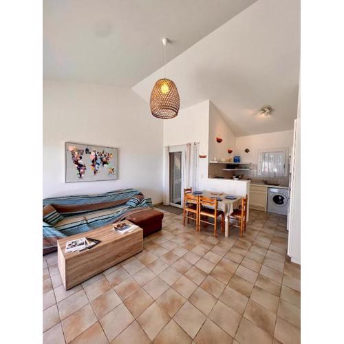 Logement A Nepita splendide vue mer avec piscine