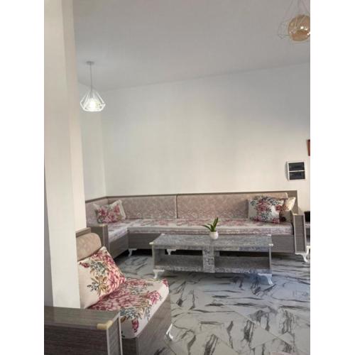 Logement moderne, près de la mer