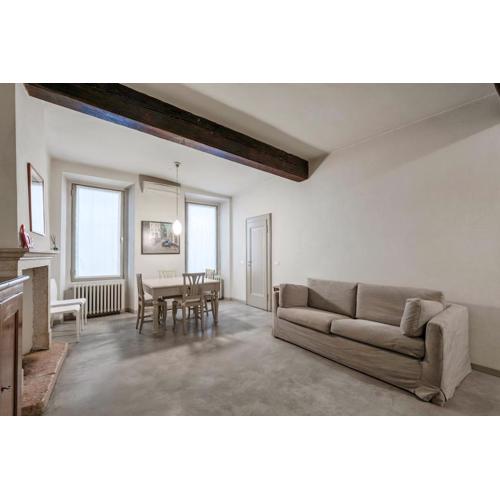 Loggia Apartment - Brescia City Center - by Host4U