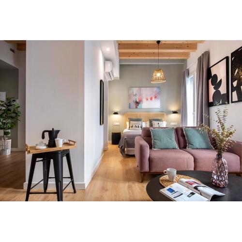 Lola 14 Suite Apartment