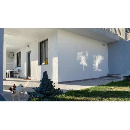 Lola seaview guest house. Уютный Домик в Варне