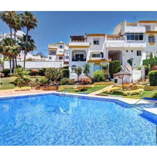 Lomas de Benalmar beach piscina air parking Andra