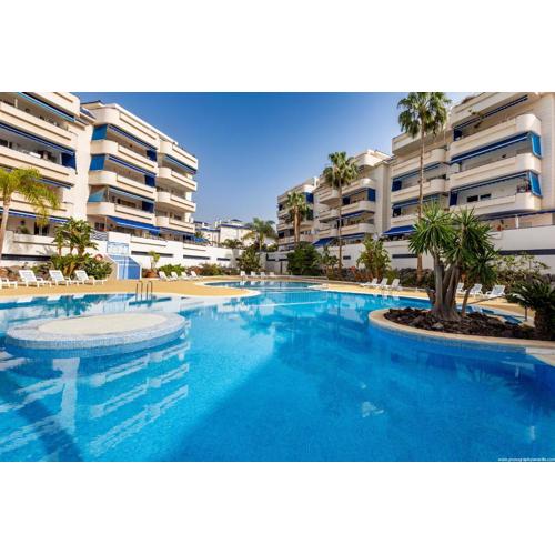 Los Cristianos 2 bedroom quiet complex 200 meters from the ocean