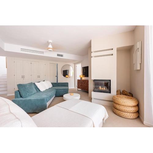 Los Naranjos modern 2 bedroom penthouse with views