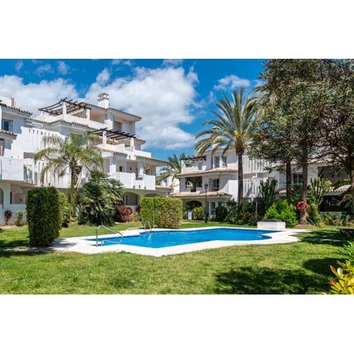 Los Naranjos Puerto Banús Home