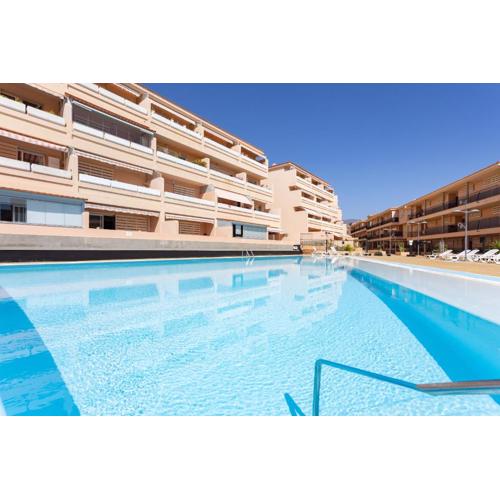 Los Seres , balcón y piscina