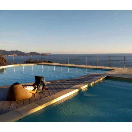 Loue appartement 128 m2 dans résidence haut standing avec piscine, tennis et accès privé plage