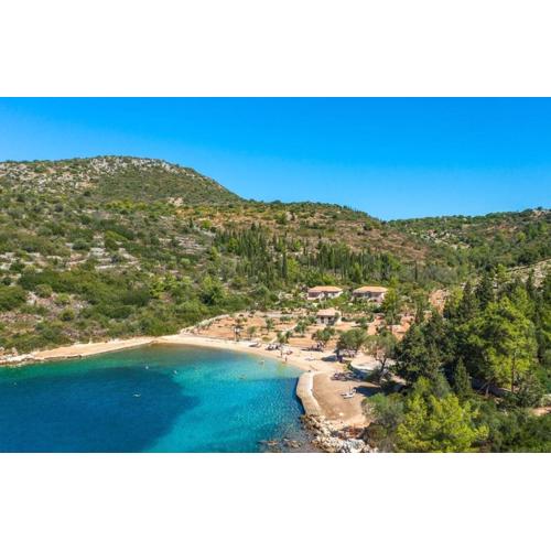 Loutsa Waterside