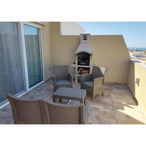 Lovely 1-bedroom penthouse with BBQ area
