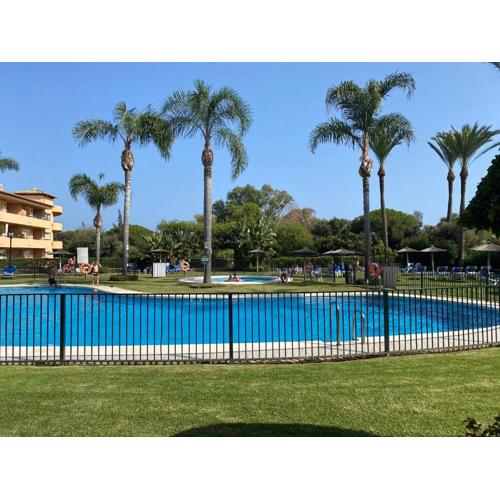 Lovely 2-Bed Apartment in Elviria Nr Marbella