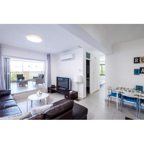 Lovely 2 BR Vacation Apt Kohili Beach - 3 Min Walk