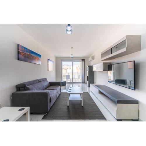 Lovely 2BR Apt with Private Balcony in Marsalforn by 360 Estates