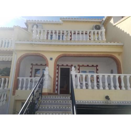 Lovely 3 bed house on complex