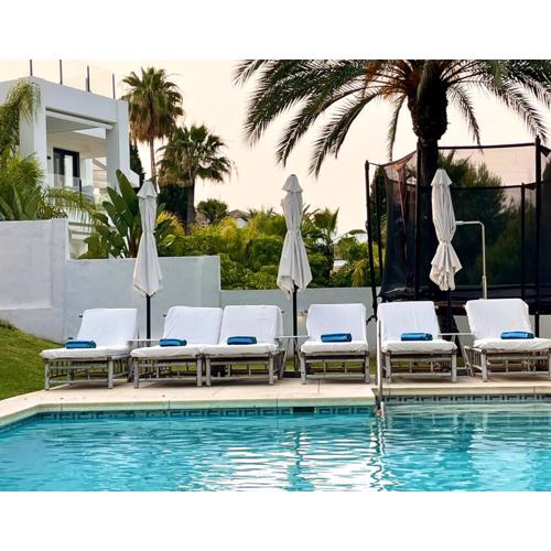 Lovely accommodation in the best location 10-12 beds!
