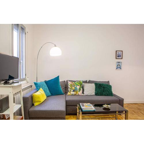 Lovely and Chic 1 Bedroom Apartment next to Atocha