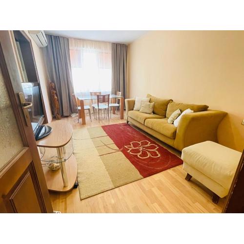 Lovely apartment by the Sea Garden
