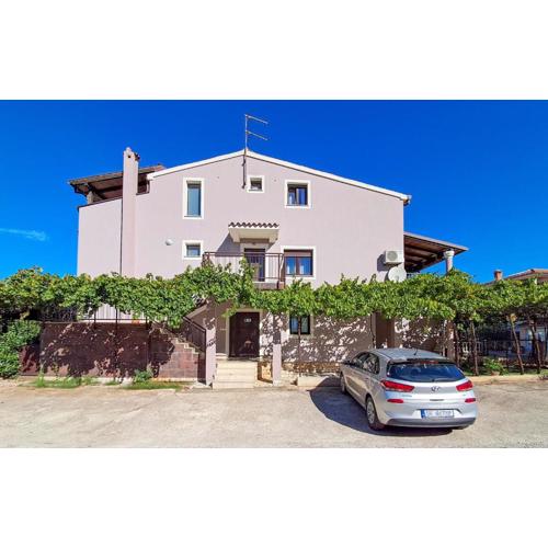 Lovely Apartment In Fazana With Wifi