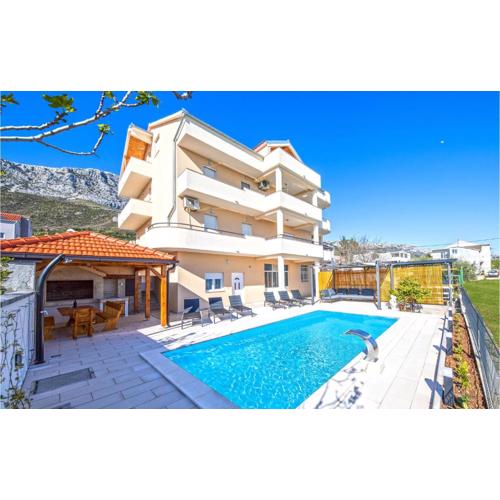 Lovely Apartment In Kastel Gomilica