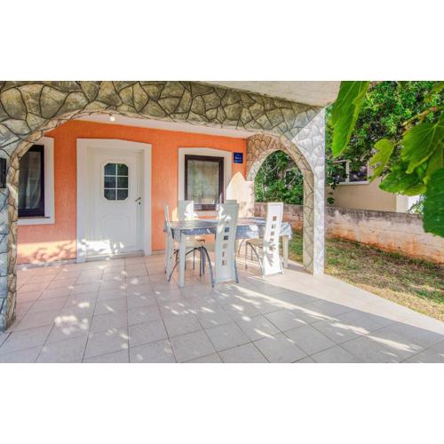 Lovely Apartment In Mala Slatina