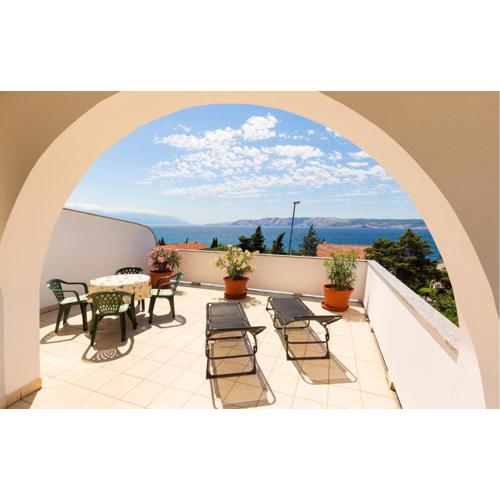 Lovely Apartment In Novi Vinodolski