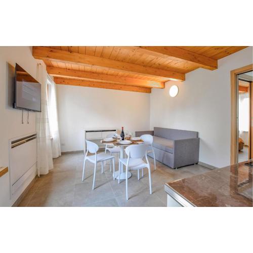 Lovely Apartment In Peschiera Del Garda