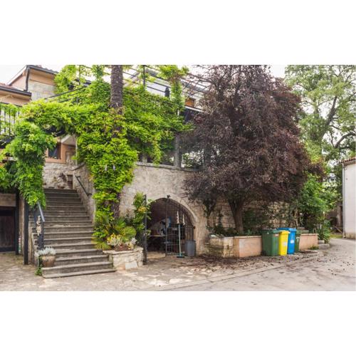 Lovely Apartment In Porec With Kitchen
