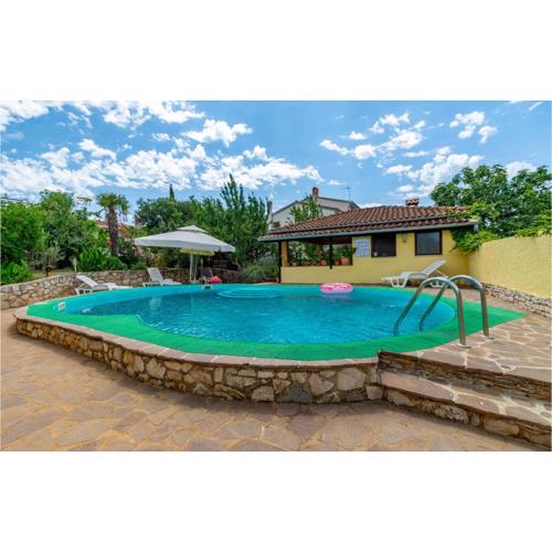 Lovely Apartment In Porec With Wifi