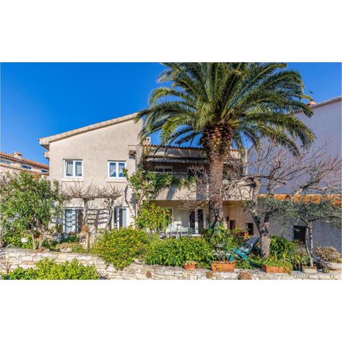 Lovely Apartment In Pula With Wifi