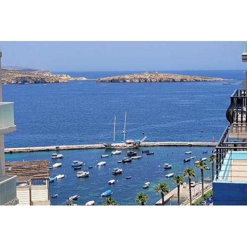 Lovely Apartment with Side Sea View