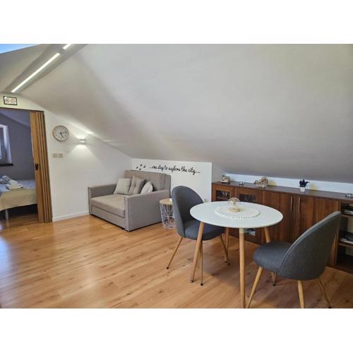 Lovely attic apartman-Melani