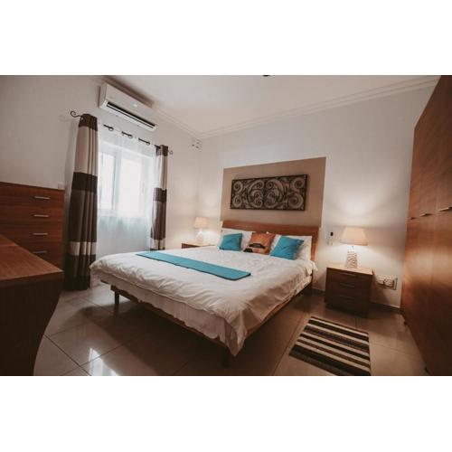 Lovely, central 2BR home, just off St Julians w/AC by 360 Estates