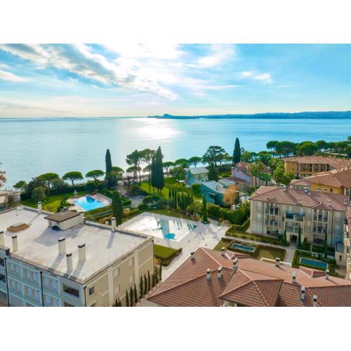 Lovely Fasanella 54: pool & lake