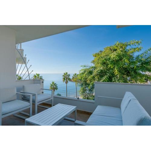 Lovely first line Apartment with Seaviews RDR452