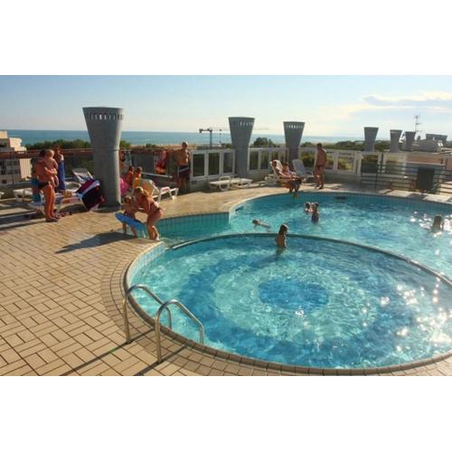 Lovely flat in a residence with pool - Beahost