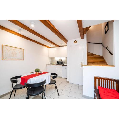 Lovely holiday house Othello next to the Buža beach