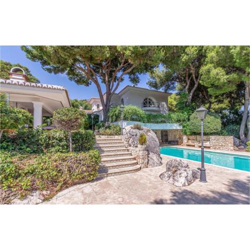 Lovely Home In Málaga