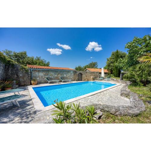 Lovely Home In Malinska With Wifi