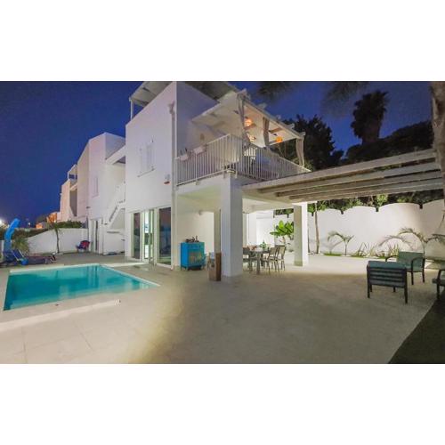 Lovely Home In Marzamemi With Jacuzzi