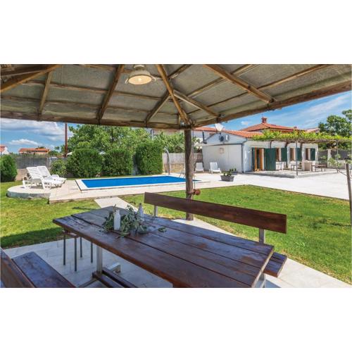 Lovely Home In Pula With Kitchen