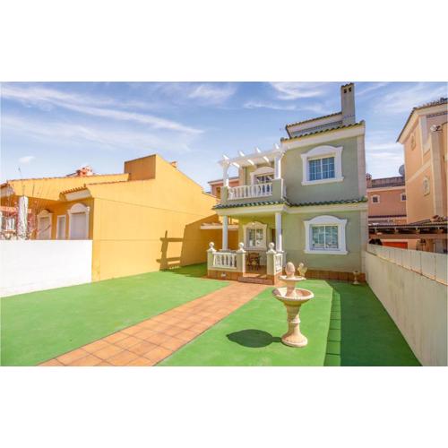 Lovely Home With Swimming Pool