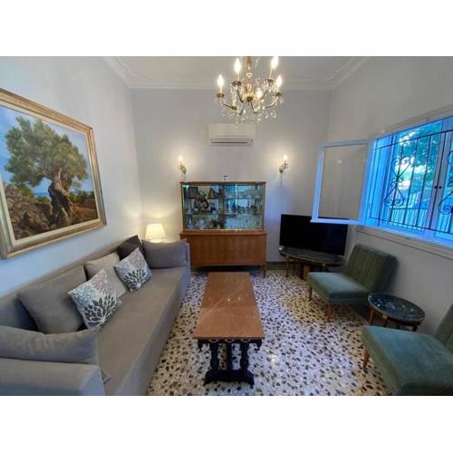 Lovely House with Private Carport & Shady Veranda