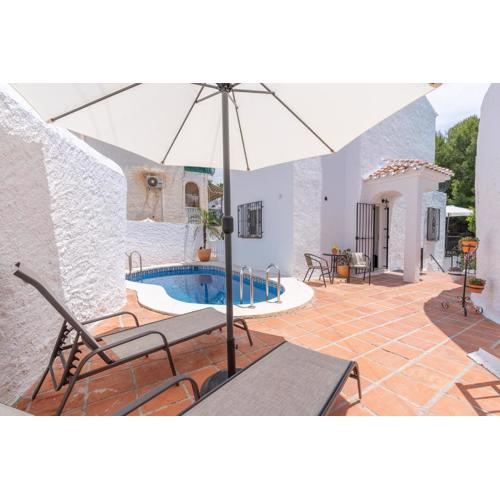 Lovely house with private pool in Burriana!