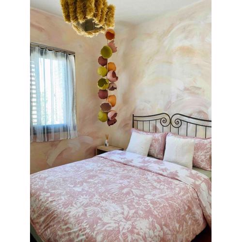 Lovely location, near harbour, restaurants,Mall